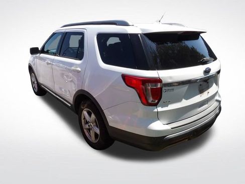 Used 2019 Ford Explorer XLT w/ Equipment Group 201A FWD image 11