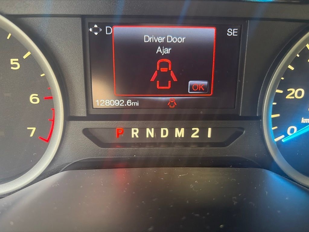Used 2016 Ford F150 XLT w/ Equipment Group 302A Luxury AWD/4WD image 4