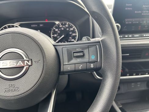 Used 2024 Nissan Rogue SV image 29