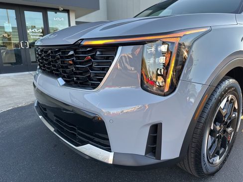 New 2026 Kia Sorento S image 12