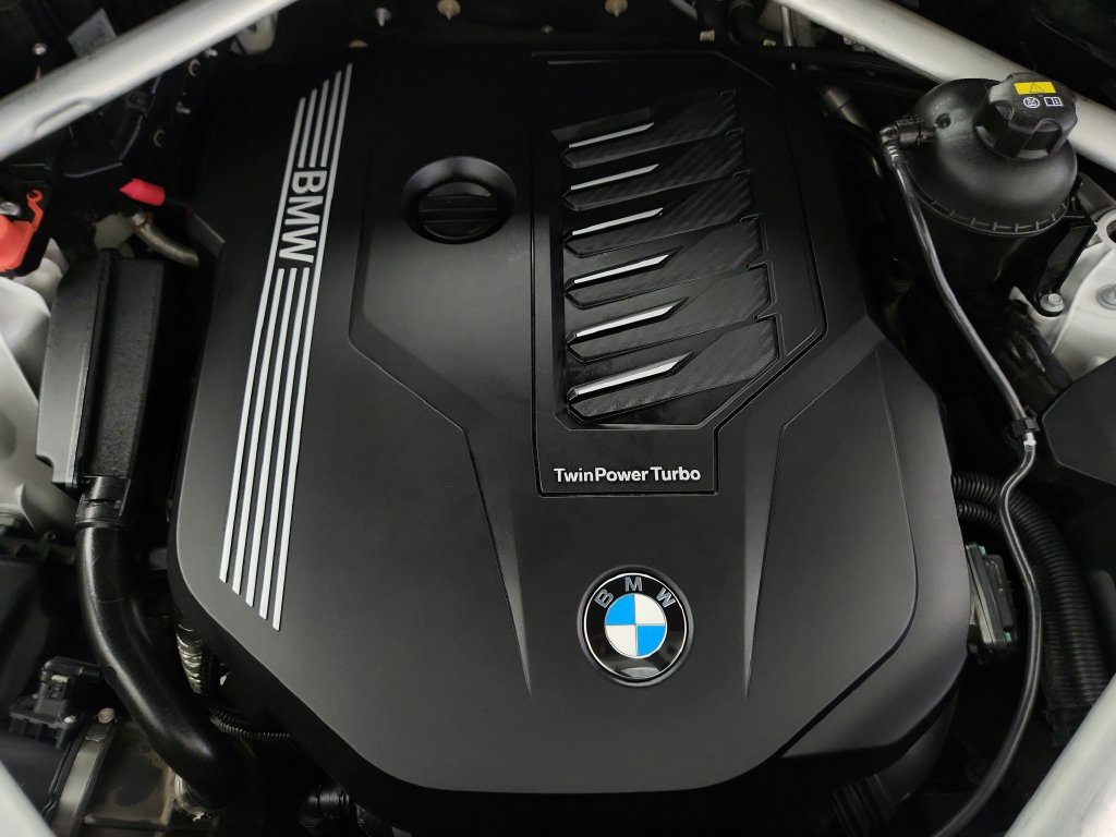 Used 2020 BMW X5 xDrive40i w/ M Sport Package AWD/4WD image 44