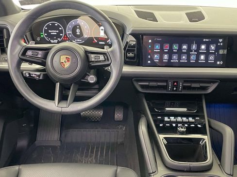 Used 2024 Porsche Cayenne image 25