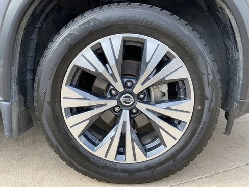 Used 2021 Nissan Rogue SV w/ Premium Package image 8