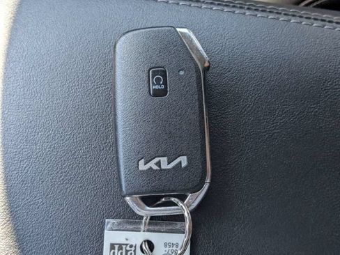 Used 2023 Kia Sorento S w/ Panoramic Sunroof Package AWD/4WD image 32
