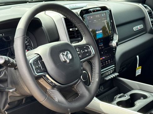 New 2026 RAM 1500 4x4 Crew Cab image 17