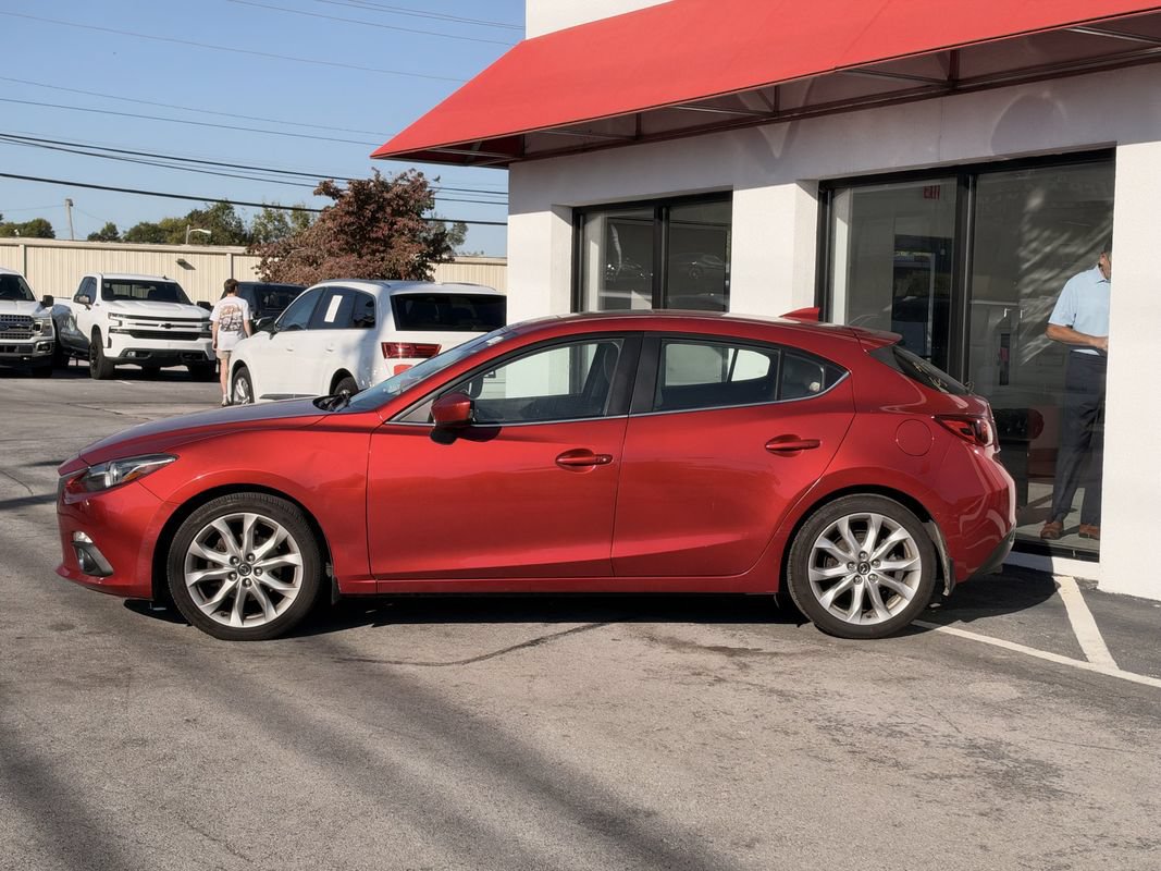 Used 2016 MAZDA MAZDA3 s Grand Touring w/ Technology Package FWD image 3