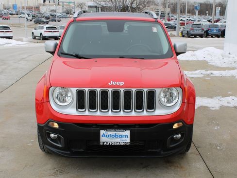 Used 2017 Jeep Renegade Limited image 2