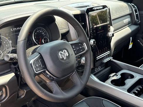 New 2026 RAM 1500 Laramie AWD/4WD image 18