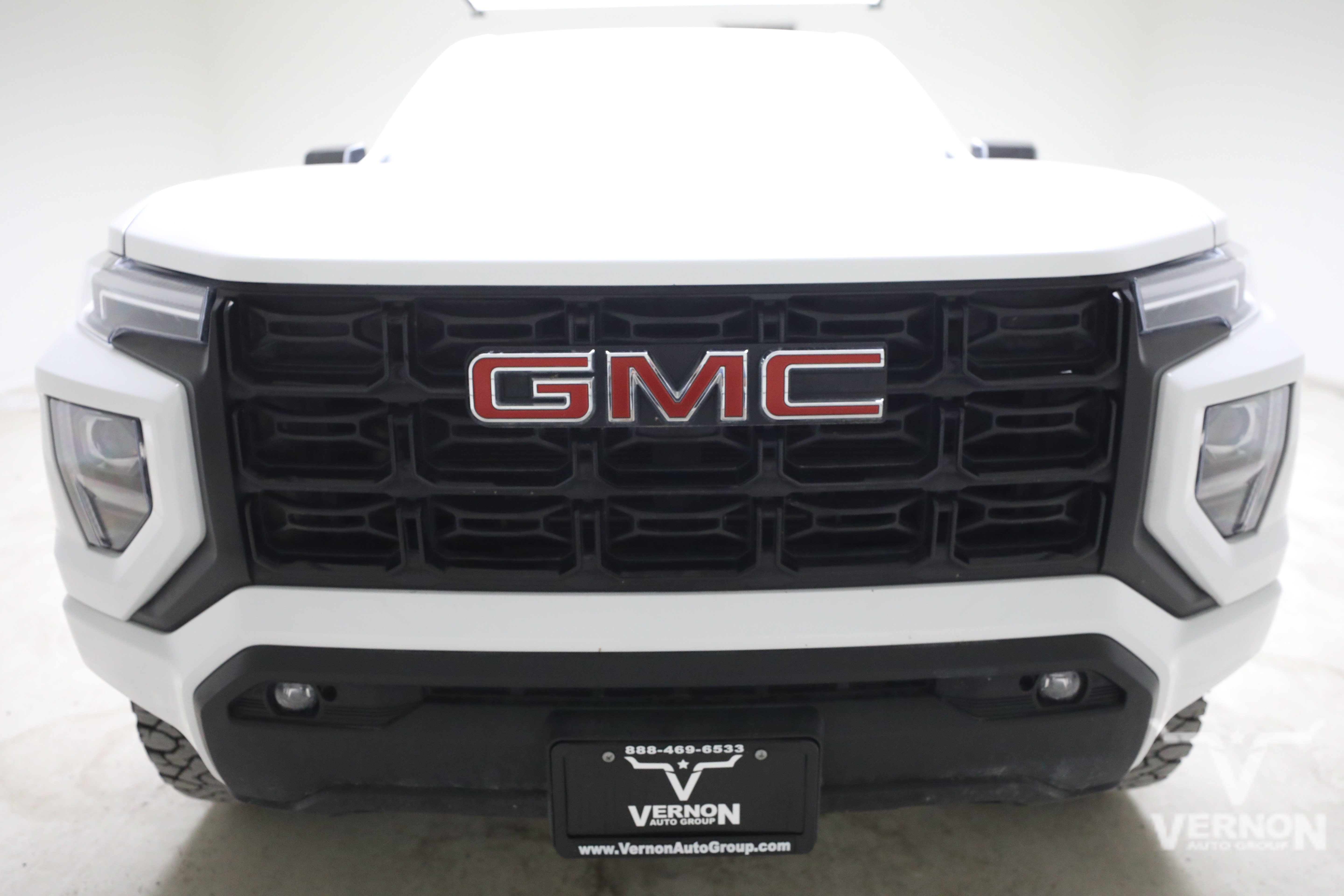 Used 2024 GMC Canyon Elevation w/ Elevation Premium Package AWD/4WD image 8