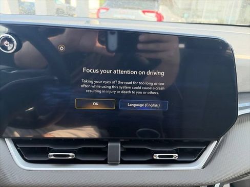 New 2026 Chevrolet Equinox LT w/ Convenience Package II FWD image 23
