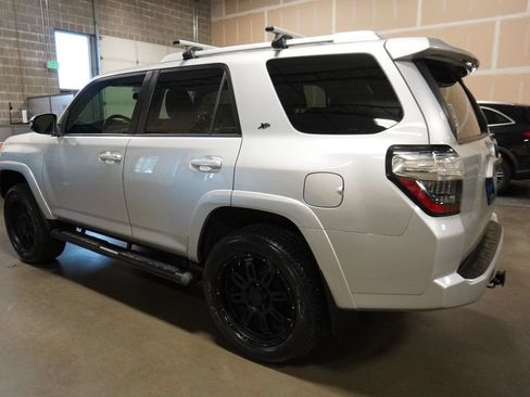 Used 2016 Toyota 4Runner SR5 Premium AWD/4WD image 3