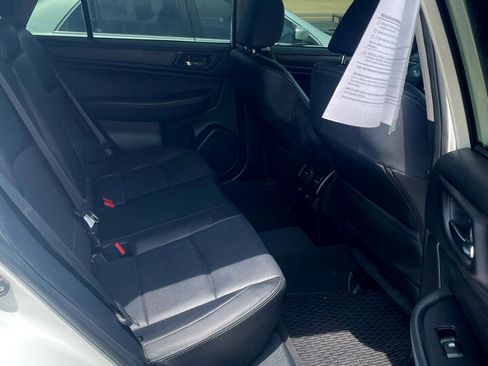 Used 2017 Subaru Outback 2.5i Limited image 9