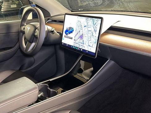 Used 2021 Tesla Model Y Long Range AWD/4WD image 10