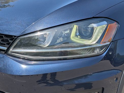 Used 2017 Volkswagen Golf Alltrack SEL AWD/4WD image 16
