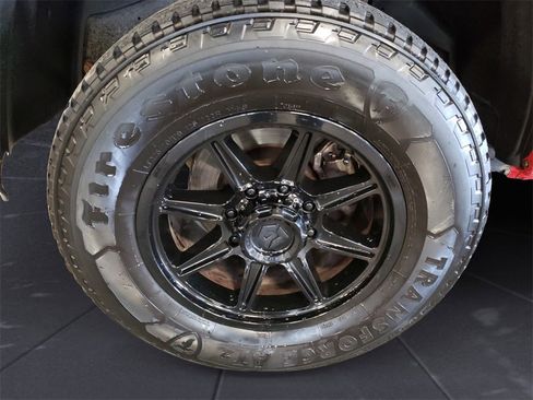 Used 2018 RAM 2500 Tradesman w/ Chrome Appearance Group image 14