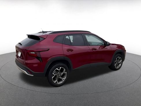 Used 2025 Chevrolet Trax LT FWD image 15