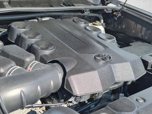 Used 2018 Toyota 4Runner SR5 RWD image 21