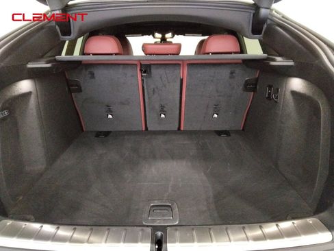 Used 2023 BMW X4 xDrive30i image 9