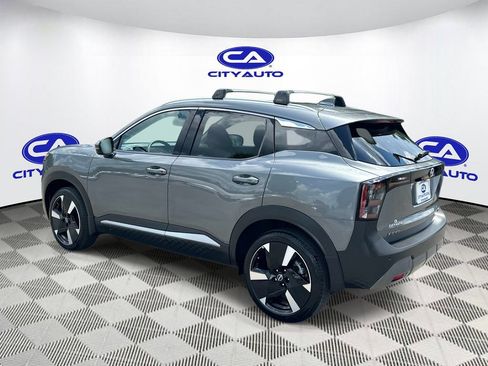 Used 2025 Nissan Kicks SR FWD image 7