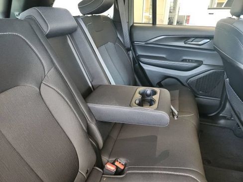 Certified 2025 Jeep Grand Cherokee Laredo w/ Luxury Tech Group I RWD image 49