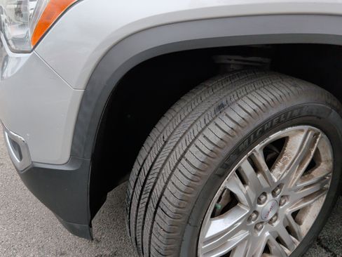 Used 2019 GMC Acadia SLT image 10