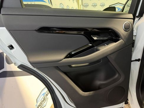 Used 2026 Land Rover Range Rover Evoque S image 17