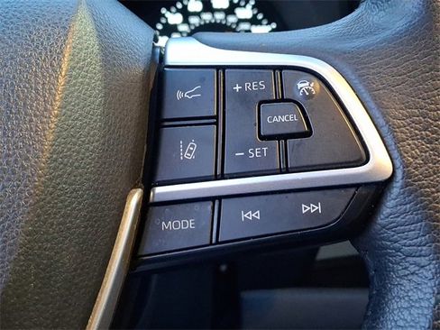 Used 2024 Toyota Sienna XLE image 29