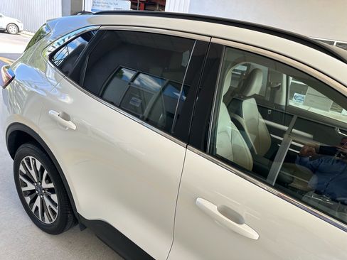 Certified 2020 Ford Escape Titanium AWD/4WD image 10