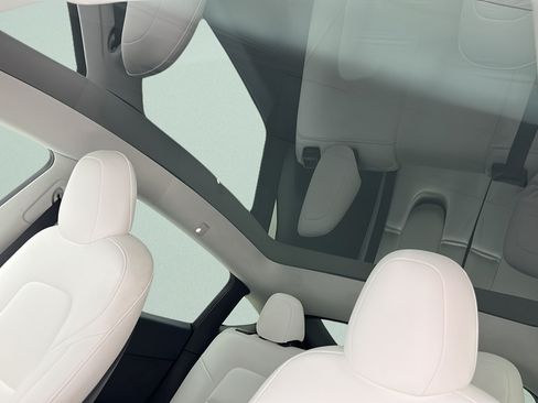 Used 2023 Tesla Model Y AWD image 15