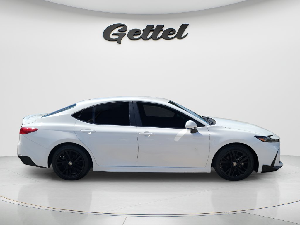 Used 2025 Toyota Camry SE w/ Convenience Package FWD image 4