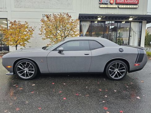 Used 2017 Dodge Challenger R/T Scat Pack image 4
