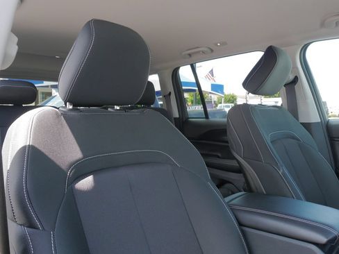 Used 2023 Jeep Grand Cherokee Laredo AWD/4WD image 13