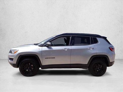 Used 2019 Jeep Compass Trailhawk AWD/4WD image 2