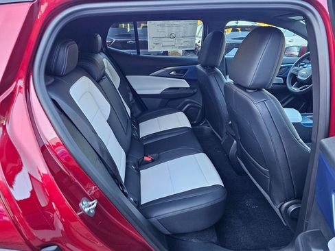 New 2026 Chevrolet Equinox EV LT image 24