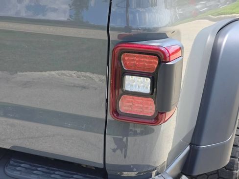 Used 2022 Jeep Gladiator Rubicon w/ LED Lighting Group AWD/4WD image 13