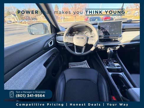 Used 2024 Jeep Compass Latitude image 17