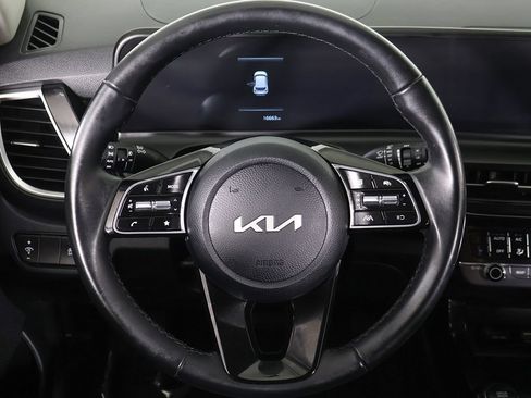 Used 2025 Kia Seltos S AWD/4WD image 37