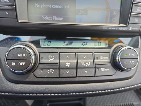 Certified 2018 Toyota RAV4 XLE AWD/4WD image 25