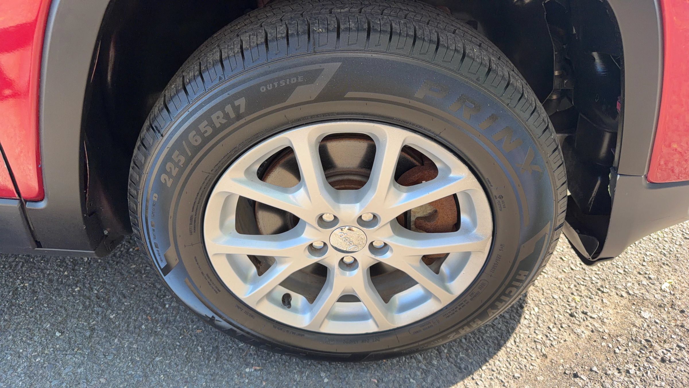Used 2014 Jeep Cherokee Latitude w/ Cold Weather Group AWD/4WD image 12