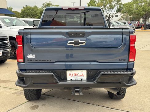Used 2025 Chevrolet Silverado 2500 LTZ w/ LTZ Plus Package image 10