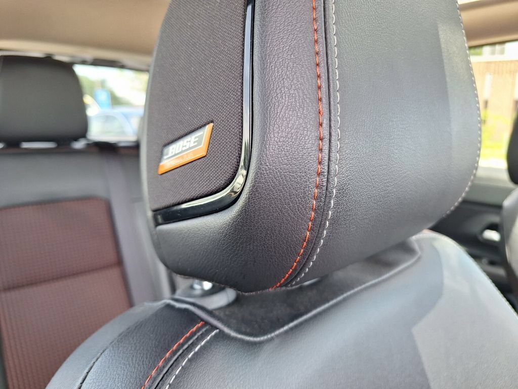 Used 2025 Nissan Kicks SR w/ SR Premium Package FWD image 28