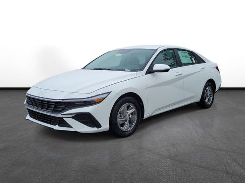 New 2026 Hyundai Elantra SE FWD image 2