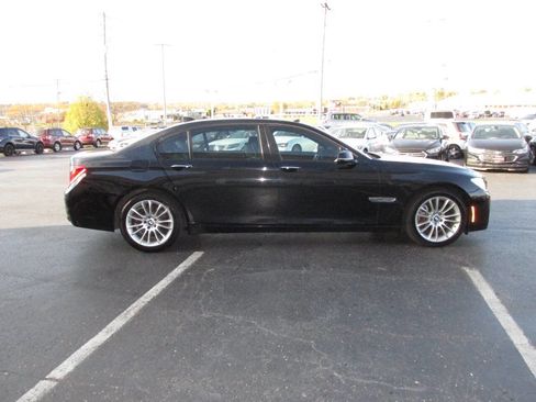 Used 2014 BMW 740Li w/ Executive Package image 5