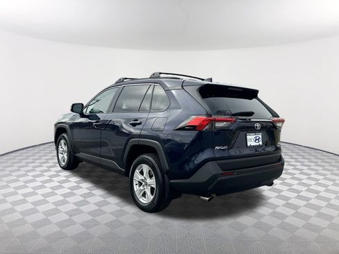 Used 2021 Toyota RAV4 XLE w/ Convenience Package image 9