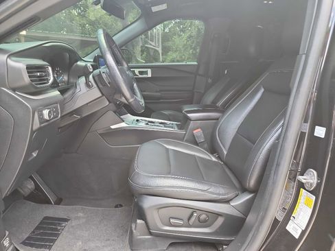 Used 2020 Ford Explorer XLT w/ Equipment Group 202A image 14