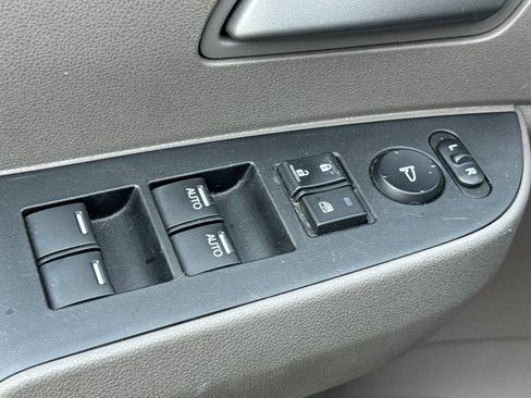 Used 2012 Honda Odyssey EX image 14