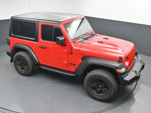 Used 2023 Jeep Wrangler Sport image 31