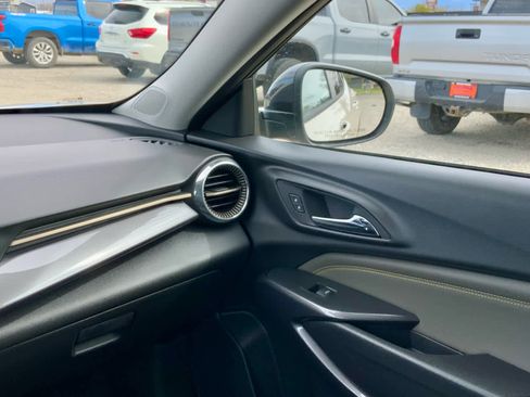 New 2026 Chevrolet Trax ACTIV w/ Sunroof Package FWD image 37