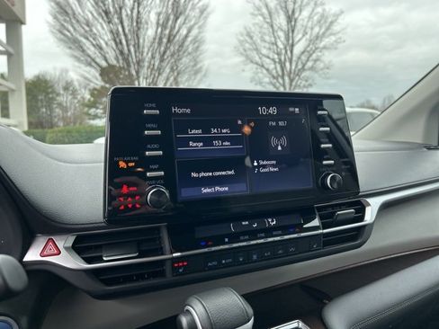 Used 2024 Toyota Sienna XLE image 24