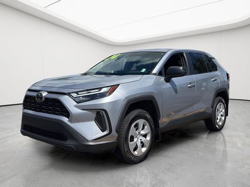 Used 2024 Toyota RAV4 LE AWD/4WD image 32